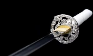 Hanae Katana Sword (花絵) – Floral Splendor